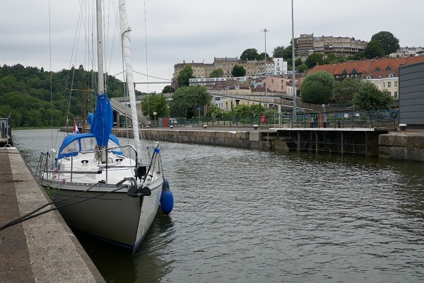 Mijn eerste overnachtingsplek in Bristol vlak achter de sluis